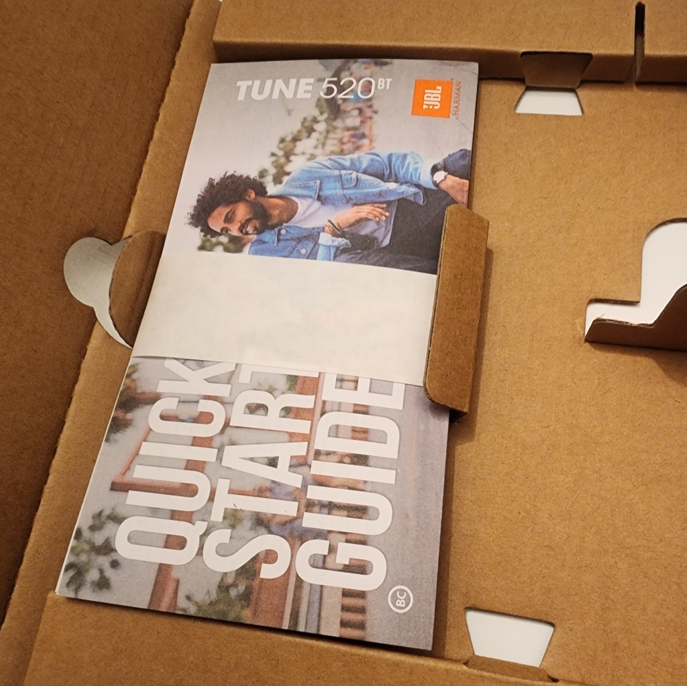 JBL Tune 520BT - Wireless On-Ear Bluetooth Headphones - NEW/OPENED PACKAGE - Picture 10 of 11